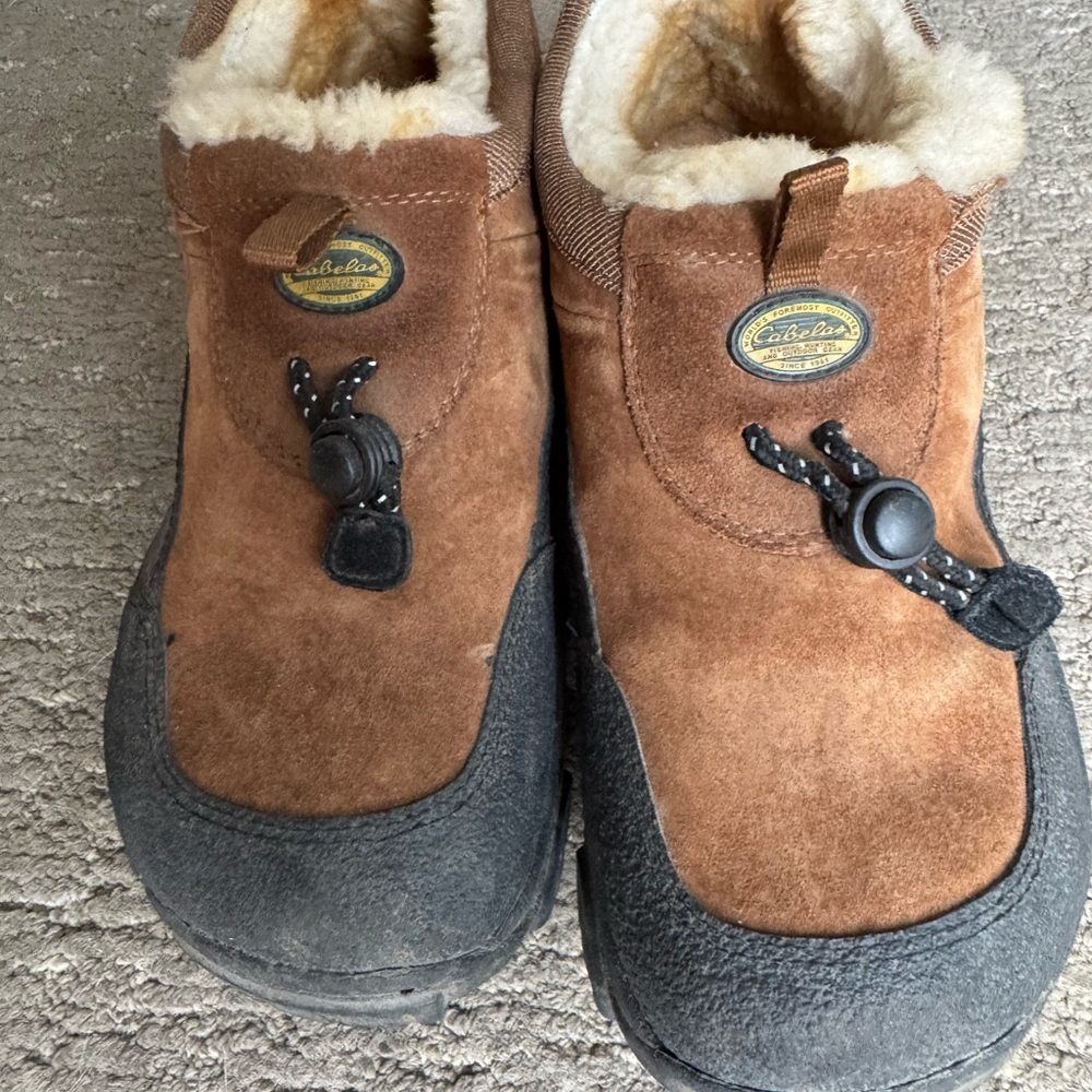 Cabela's Alaskan Guide Slip-On Shoes. Used. Wool lining, warm